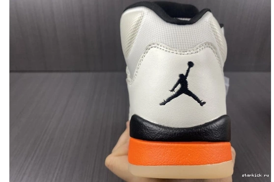 Total DC1060-100 DC1060-100 5 Retro Air Orange Jordan 0328